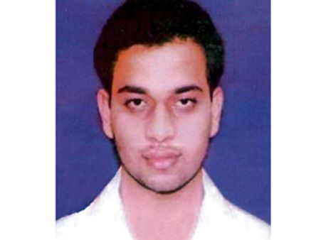 గాలి కోట రహస్యం: ఎవరీ అలీఖాన్?