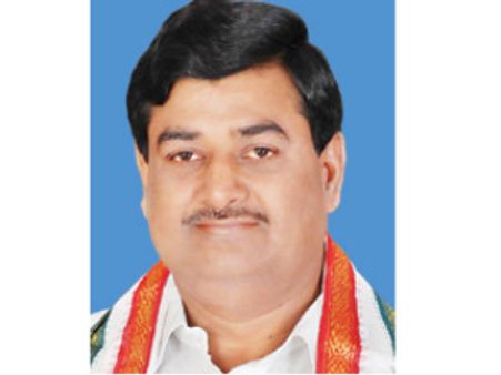 సోదరుడు పోటీ చేసినా గెలుస్తాను: జగన్ వర్గం ధర్మాన
