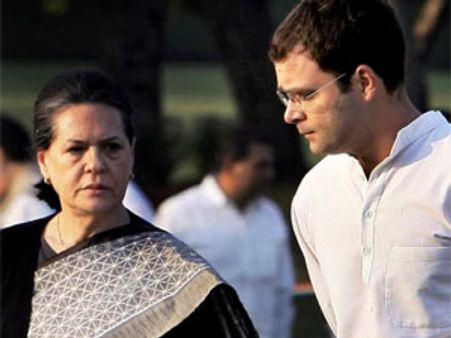 ఆ నియోజకవర్గాల్లో సోనియా, రాహుల్ భవిష్యత్తేంటి?