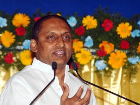 కిరణ్ కుమార్ రెడ్డి సభలో తెలంగాణ నినాదాలు, అరెస్టు