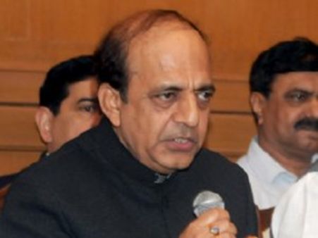 రైల్వే బడ్జెట్: మమతకు ప్రశంసలు, సేఫ్టీకి ప్రాధాన్యం