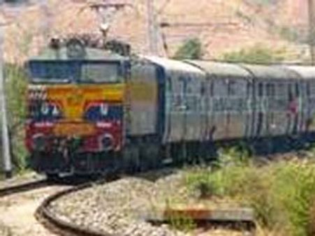 త్రివేది రైల్వే బడ్జెట్ వైపు చూస్తున్న ఆంధ్రప్రదేశ్