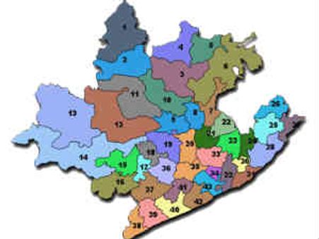 ప్రత్యేక జోన్ కోసం హోర్డింగ్ ఎక్కాడు, నచ్చజెప్పిన మంత్రి