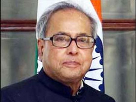 బడ్జెట్ 2012: పార్లమెంటుకు చేరుకున్న ప్రణబ్