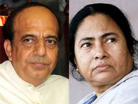 మమతకు చుక్కలు!: రైల్వే మంత్రిని నేనే అన్న త్రివేది