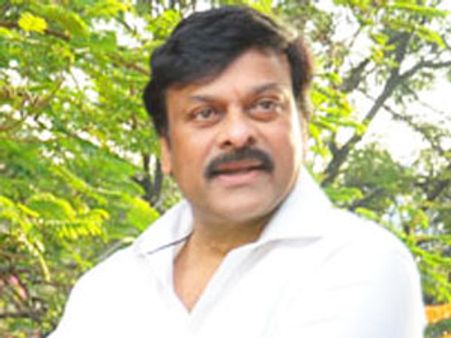 తిరుపతిని మరవను: చిరంజీవి, కాన్వాయ్‌లో అపశృతి
