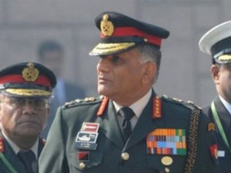 రూ. 14 కోట్లు లంచం ఇవ్వ జూపారు: వికె సింగ్ ఆరోపణ