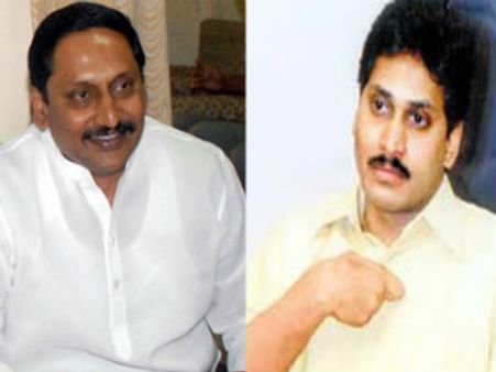 'జగన్‌కు లబ్ధి చేకూరుస్తున్న కిరణ్!?'