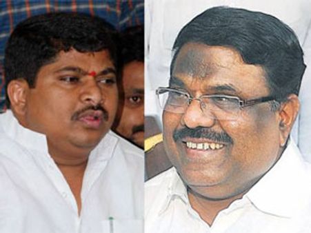 సీమాంధ్ర నేతలపై, టిడిపిపై కాంగ్రెసు టి - ఎంపిలు ఫైర్