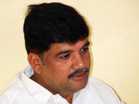 ఆ భూములలో పరిశ్రమలేవి?: జగన్‌కు దూళిపాళ్ల ప్రశ్న