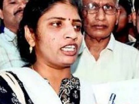 పరకాల నుండి స్వతంత్ర అభ్యర్థిగా పోటీ చేస్తా: నళిని
