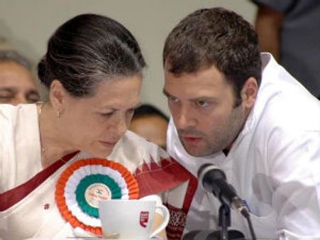 ఆంధ్రపై సోనియా వర్రీ, రంగంలోకి రాహుల్ గాంధీ