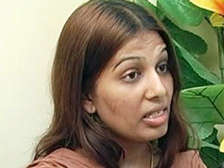 రాసలీలలు రికార్డు చేసిన తారా చౌదరి: హనీఫ్ పనే