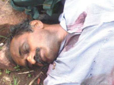 ఆజాద్‌ ఎన్‌కౌంటర్‌, పోలీసులకు క్లీన్‌చిట్‌పై పున:పరిశీలన