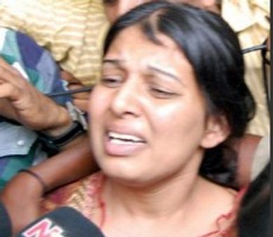  ఇద్దరు హీరోలతో తారా చౌదరికి లింక్?