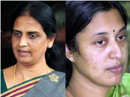 విచారణలో తేలుతుంది: ఐఏఎస్ శ్రీలక్ష్మికి సబిత కౌంటర్!