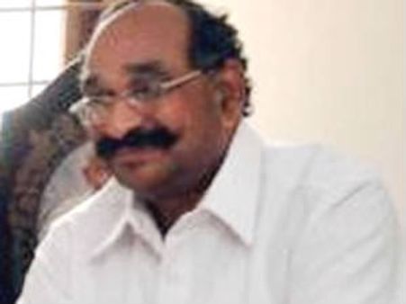 చిరంజీవి ఇంటికి వాయలార్: మండిపడ్డ దామోదర్ రెడ్డి