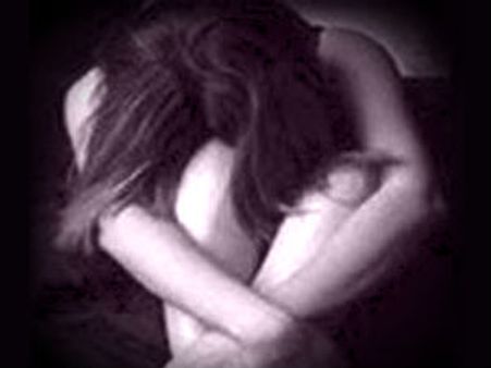 జాబ్ పేరుతో రేప్: మ్యారేజ్ నిర్వాహకుడి నిర్వాకం