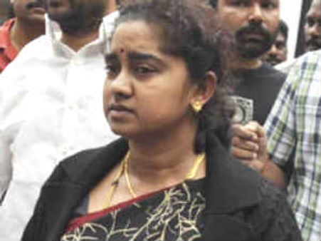 భాను వెనక పెద్దలు: సూరి భార్య గంగుల భానుమతి