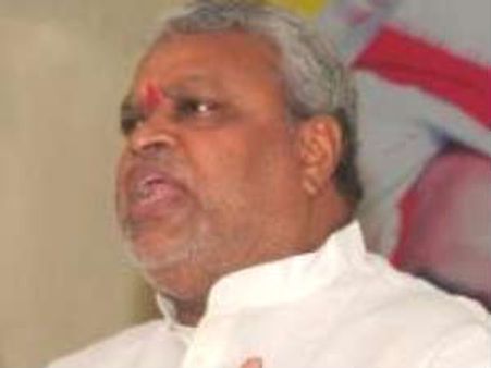 బాబుకు అడ్డు వెనక బొత్స, కిరణ్ హస్తం:ఎర్రన్నాయుడు