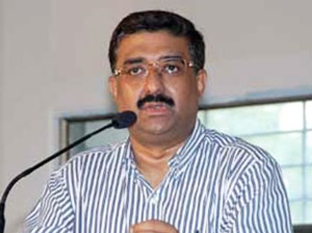 రాష్ట్ర ప్రభుత్వమే అడ్డుకుంటోంది: ఆచార్యపై సిఐబి