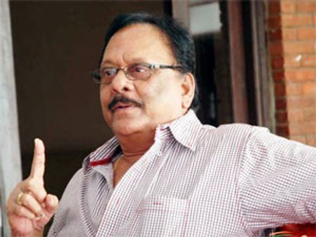 మళ్లీ వచ్చేస్తున్నా!: క్రియా రాజకీయాల్లోకి కృష్ణం రాజు