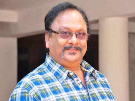 ఏ పార్టీలో చేరేది చెప్తా, సినిమా తీస్తా: కృష్ణంరాజు