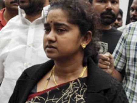 ముఖ్యమంత్రితో సూరి భార్య గంగుల భానుమతి భేటీ