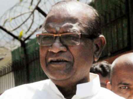 బిజెపికి బంగారు లక్ష్మణ్ గుడ్‌బై, జైలు శిక్ష పడినందుకే