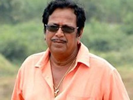 బాబుకు షాక్: జగన్ పార్టీలోకి గద్దె, నటుడు గిరిబాబూ