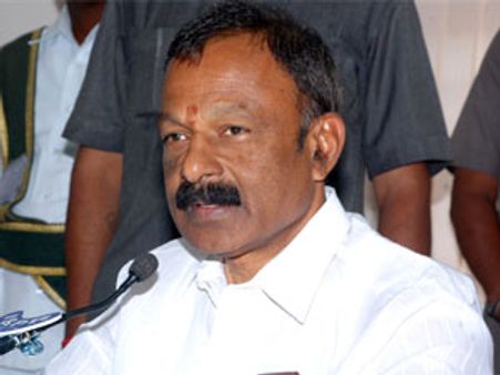 జగన్ వద్దంటే వినలేదు, ఆయనవల్లే బైపోల్స్: రఘువీరా