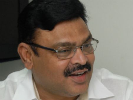 జగన్‌తో గేమ్ అడుతున్నారు! కోర్టుకు హాజరు: అంబటి