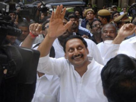 నేరస్థులతో జగన్‌కు సంబంధం: కిరణ్, 16-16 ఈక్వేషన్
