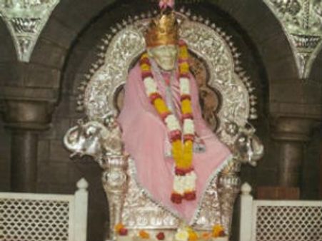 షిర్డీ సాయిబాబా వద్ద 280 కిలోల బంగారం