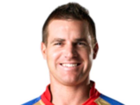 పోమర్స్‌బ్యాచ్‌కు బెయిల్: సిద్ధార్థ మాల్యాకు నోటీసు