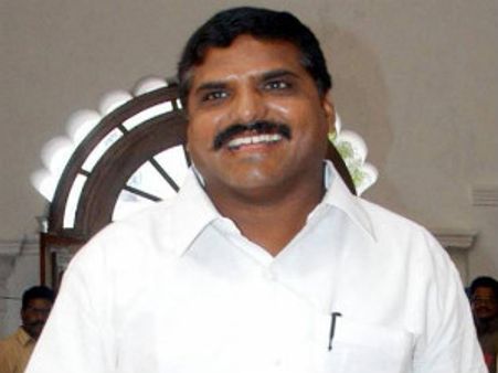 జగన్ గెలిస్తే అంతే: బొత్స, తులసి రెడ్డి సినిమా సెటైర్