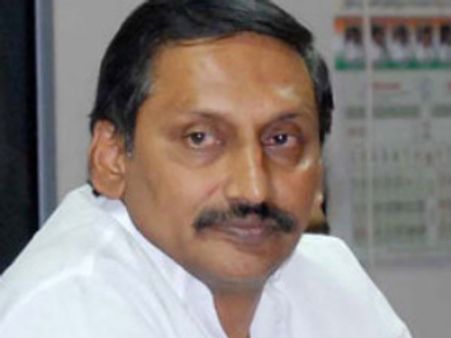 పరకాలకు కిరణ్: ముందస్తు అరెస్టులు, తెరాస ఆందోళన