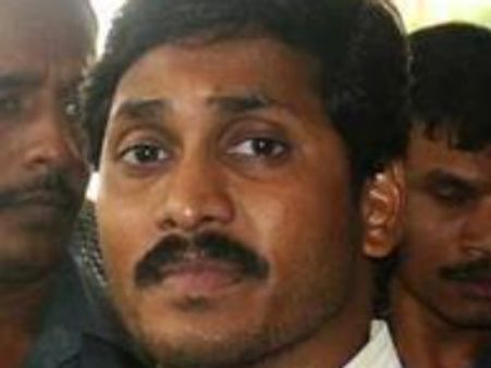 దొంగ దెబ్బ తీసేందుకు, దేవుడు ఆశీర్వదిస్తాడు: జగన్