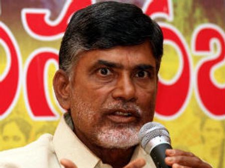 వైయస్ విజయమ్మను ఒప్పుకుంటున్నా.. కానీ: బాబు