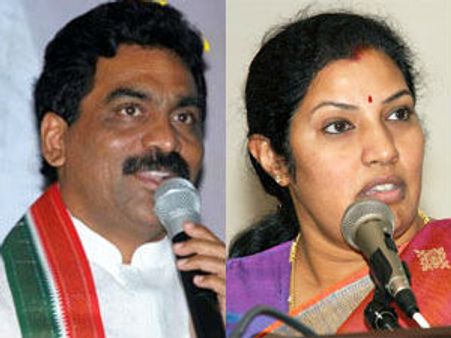 దొరికాడు:జగన్‌పై లగడపాటి, అవార్డివ్వాలా..పురంధేశ్వరి