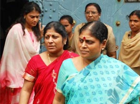 విజయమ్మను అడ్డుకుంటాం, జగన్ గతే: ఒయు జెఎసి