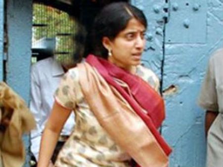  కంపెనీ అఫైర్స్: జగన్ స్థానంలో భారతి