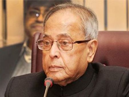 రాష్ట్రపతి ఎన్నిక: పోటీకి ఊగిసలాట ఎందుకు?