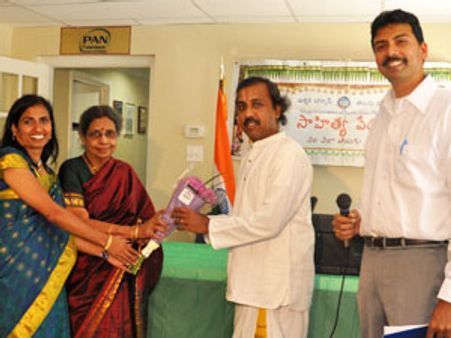 డల్లాస్ సభలో సంగీతంలో సాహిత్యం