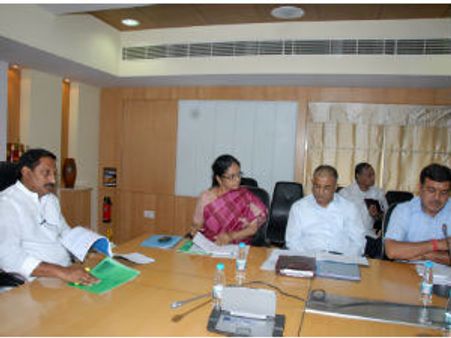 రానున్నవి చీకటిరోజులేనా?: విద్యుత్తుపై సిఎం సమీక్ష