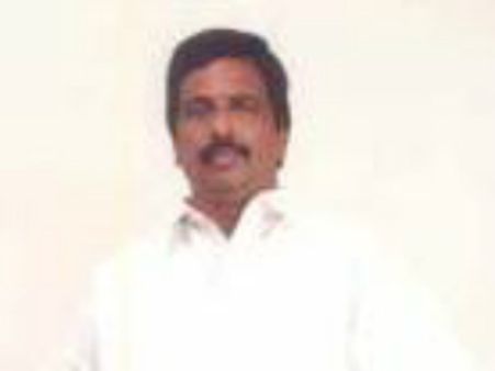 సాక్షి మీడియా కెమెరామెన్‌పై దాడి: ఎమ్మెల్యేపై కేసు
