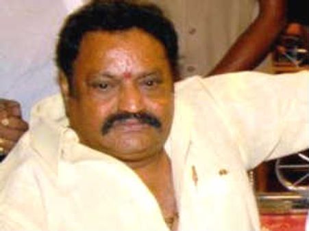 చిచ్చు పెట్టొద్దు!: ఎన్టీఆర్ ఆఫీస్ మీద దాడిపై హరికృష్ణ