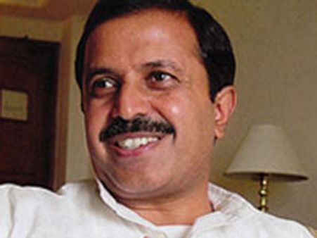 తెలంగాణపై తప్పుడు ప్రచారం: కెసిఆర్‌పై మధుయాష్కీ