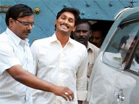 రాష్ట్రపతి ఎన్నిక: జగన్‌కు ప్రత్యేక వాహనం, ఎస్కార్ట్