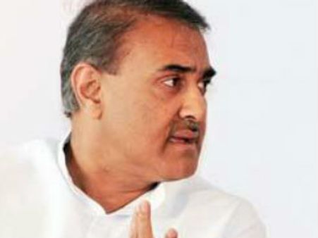 తగ్గని శరద్ పవార్: కాంగ్రెస్‌పై ప్రఫుల్ పటెల్ అసంతృప్తి